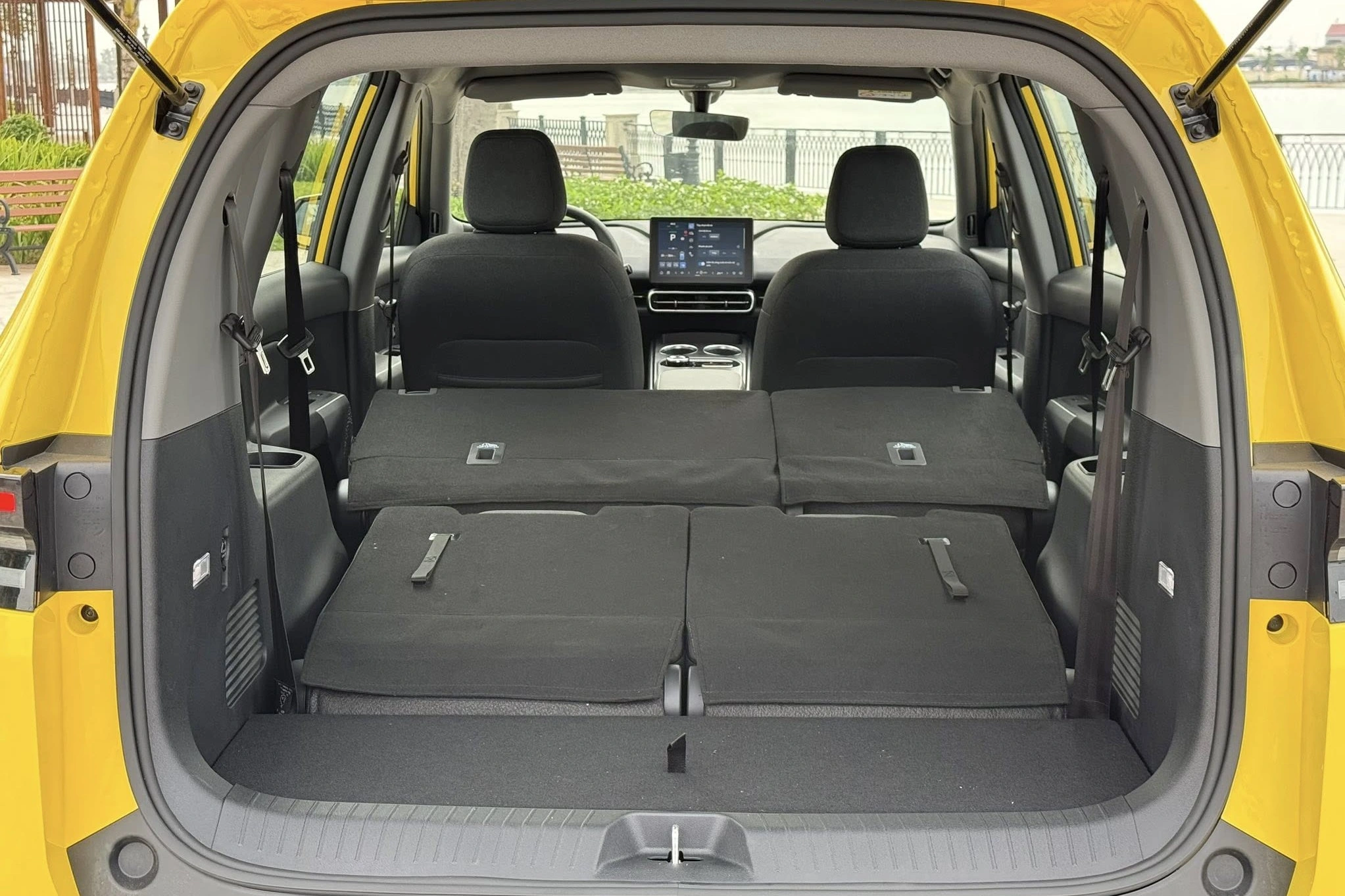Hàng ghế VinFast Limo Green